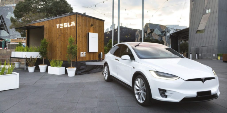 Tesla Tiny house je poháňaný solárnou energiou
